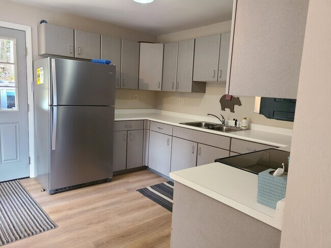 Photo - Live On The Water! 3 Bedroom House For Rent