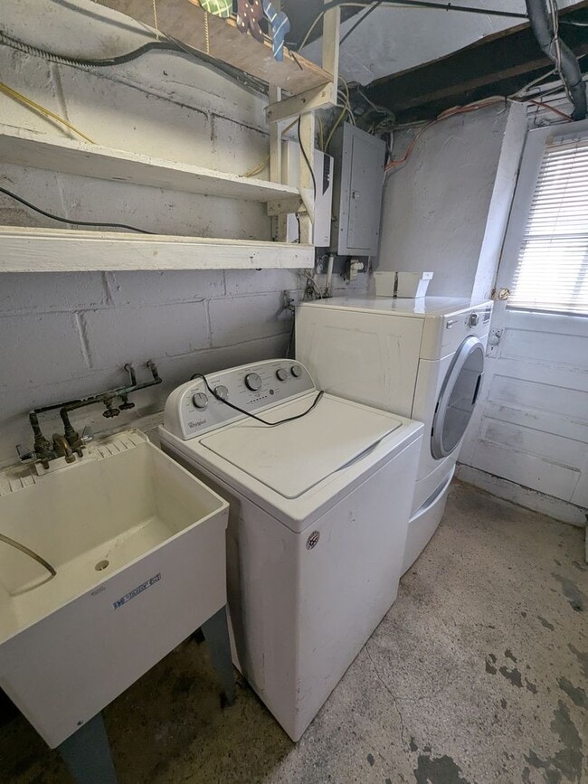 Photo - Large Home - Holmesburg