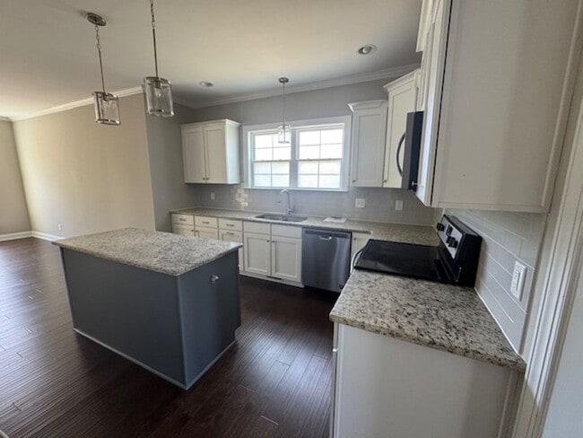 Photo - Like New and Move-in Ready!!