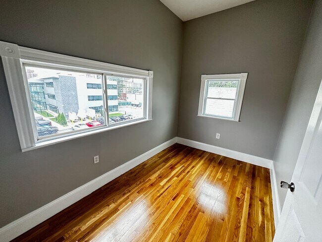 Photo - 33 Adamson St