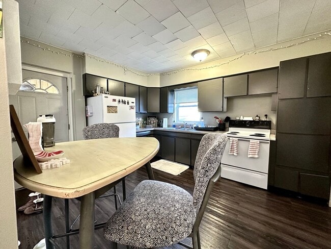 Photo - AVAILABLE JUNE - Updated 4 Bed 1 Bath