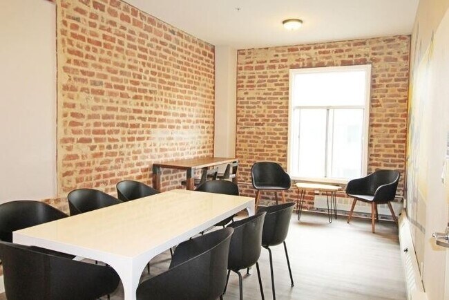 The Brooklyn (Furnished Rooms)