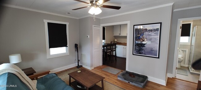 Photo - 607 Waight St