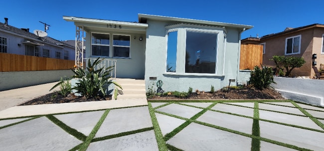 Building Photo - 1735 W 108th St Rental