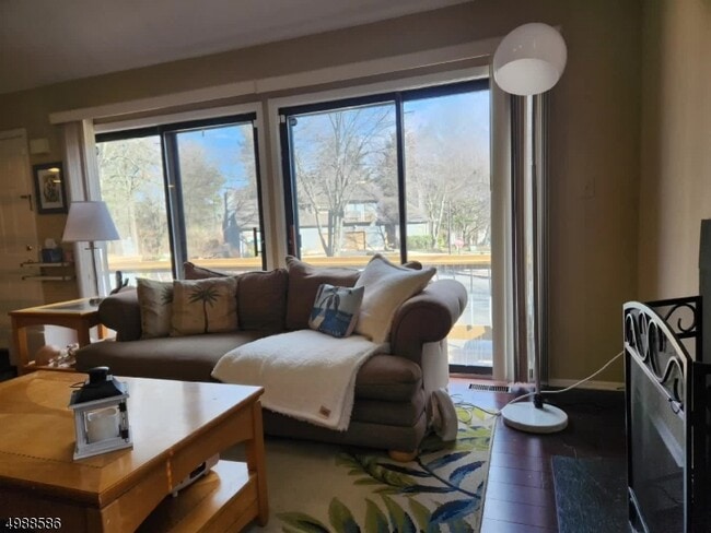 Photo - 64 Sycamore Ct