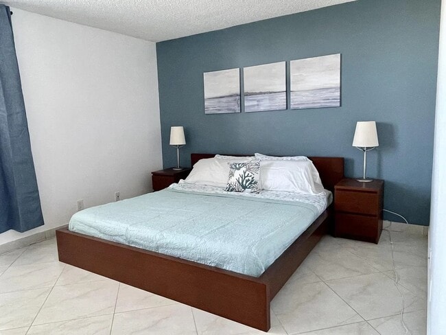 Photo - 2455 Lindell Blvd Unit Delray Racquet club