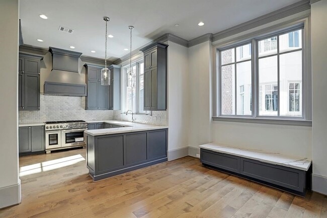 Photo - 1909 Revere St