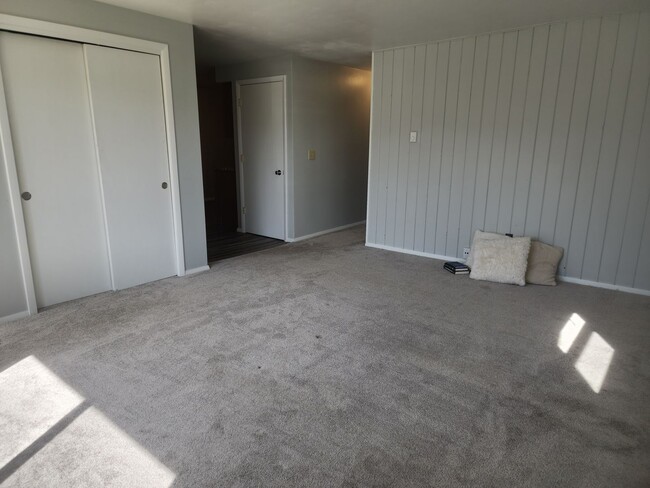 Photo - 692-694 Olson Ave