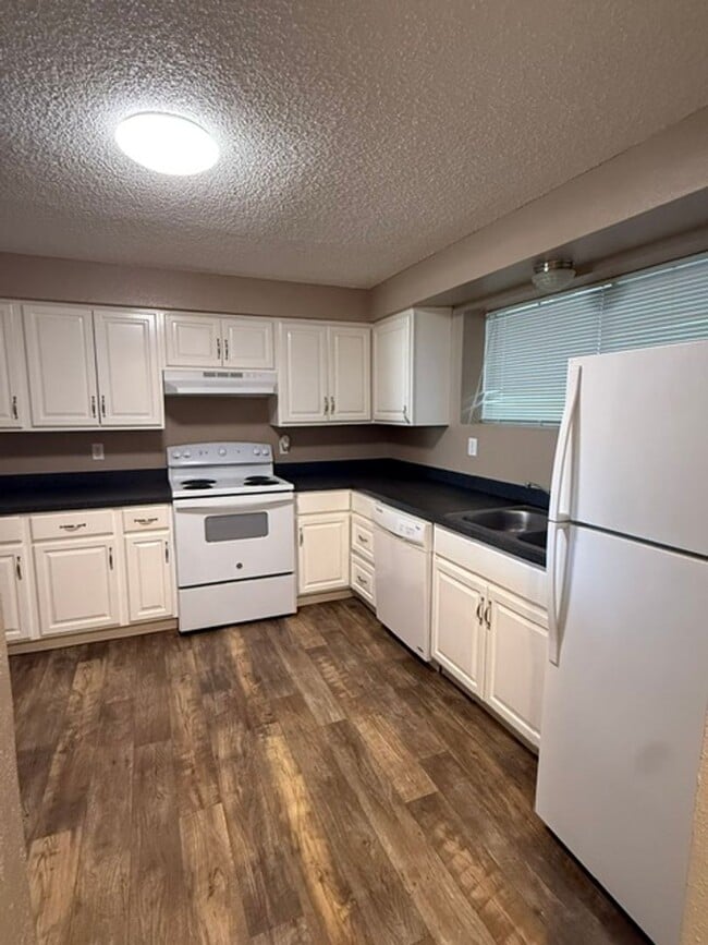 Photo - Comfortable 1 Bed / 1 Bath Steps away from EWU Unit C