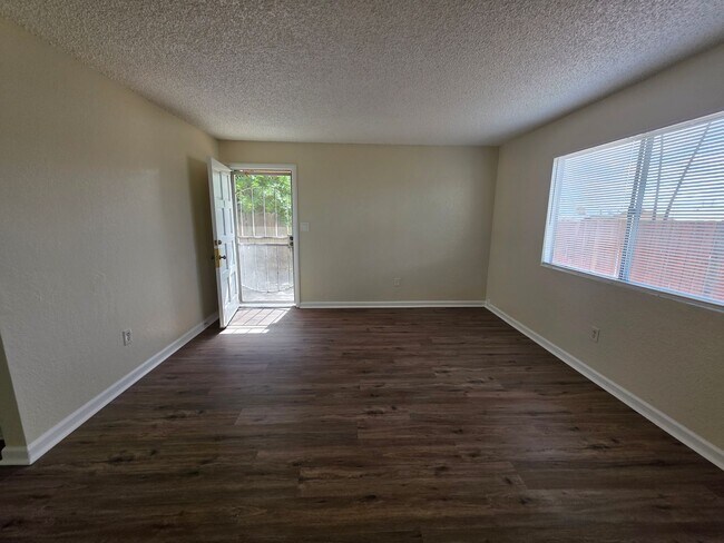 Photo - 2009 Oregon St Unit B