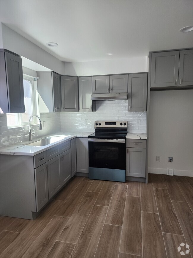 Building Photo - 9680 Beachy Ave Rental