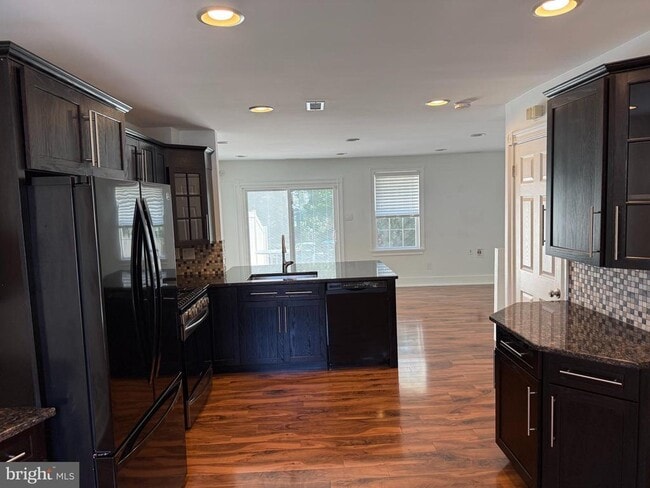 Photo - 1070 Baywood Dr