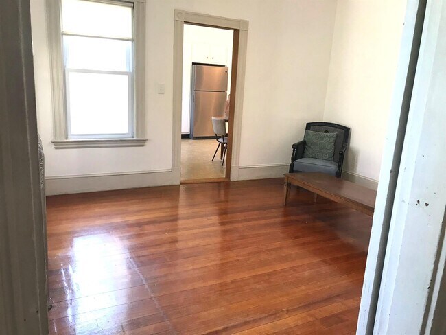 80 Curtis St