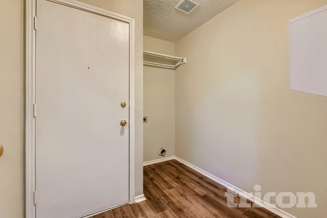 Photo - 4429 Spanish Oak Cir