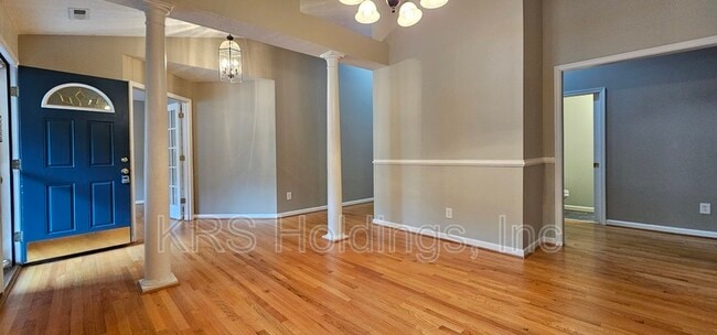 Photo - 215 Bayberry Ln