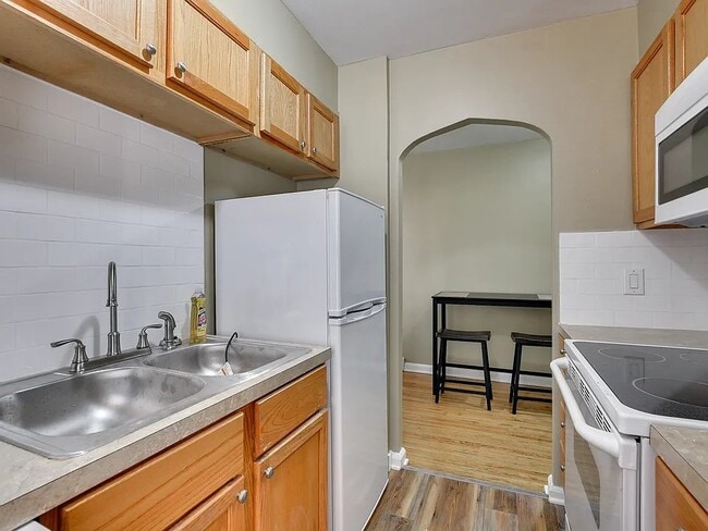 Photo - 4611 Wakeley St