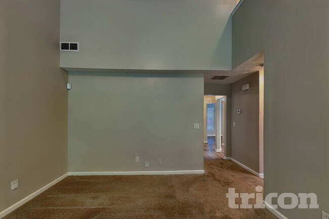 Photo - 9598 Lakeview Cir