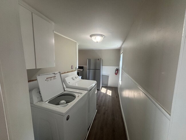 Photo - 511 W 2nd St