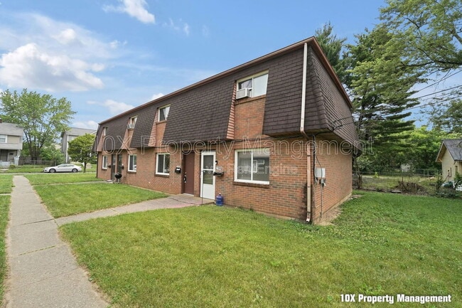 Photo - 1577 Briarwood Ave