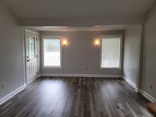 Photo - 18499 Shady Side Dr