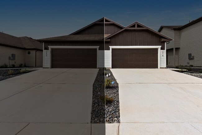 Building Photo - 218 Nespral Dr