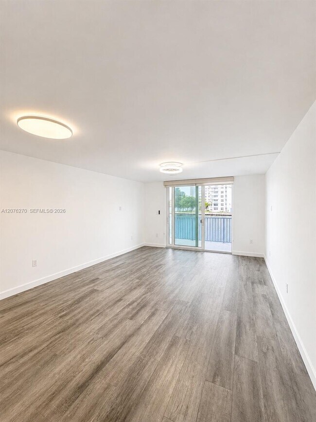 Photo - 4000 NE 170th St Unit 206