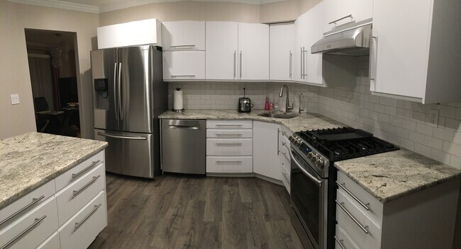 Kitchen - 130 Diamond Ln