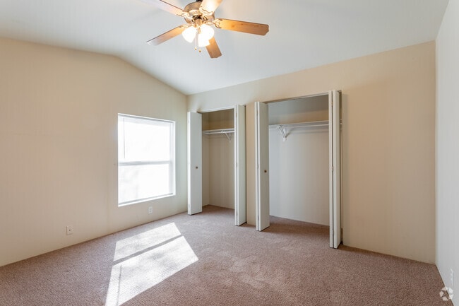 2HAB, 1BA - 900 ft²