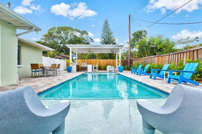 2473 Davis Blvd