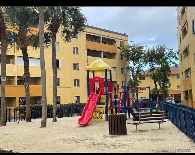 Photo - 14931 SW 82nd Ln Unit 302