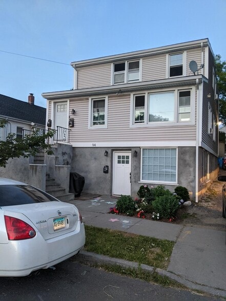 94 Diaz St