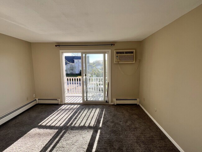 Living Room - 88 Beacon St Unit 5