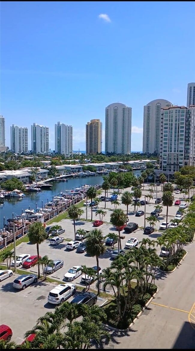 Building Photo - 400 Kings Point Dr Unit 831 Rental