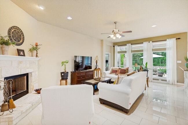 Photo - GORGEOUS 5-BEDROOM IN TRIANA SUBDIVISION