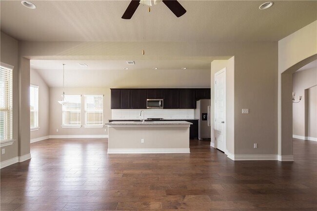 Photo - 3817 Gildas Path