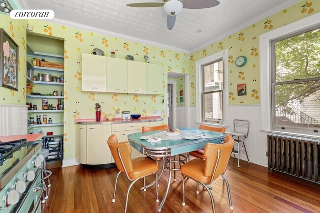 Photo - 257 E 19th St