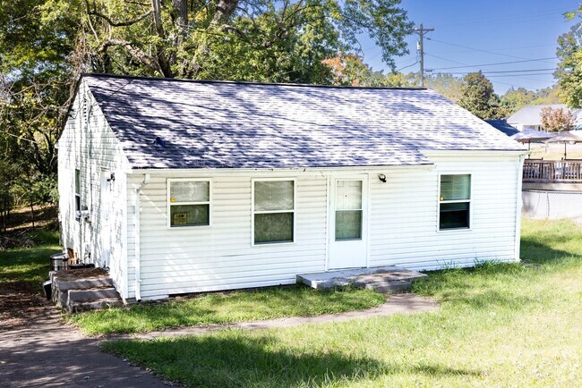 Building Photo - 1003 Lincoln St Rental