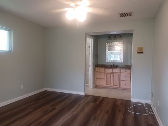 Photo - Spacious, Newly Remodeled  3 bedroom, 2 bathroom screened lanai GREAT LOCATION