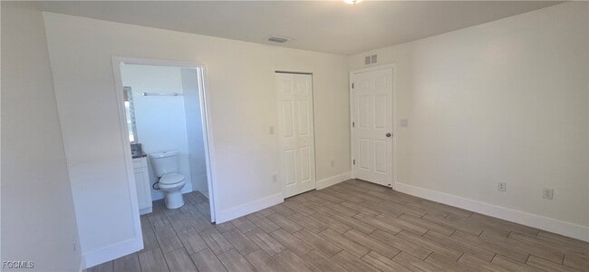 Photo - 910 SW 7th Ct