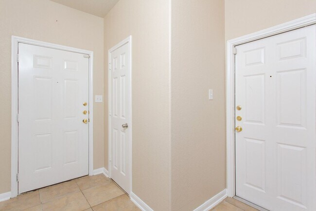 Photo - 3 bedroom Townhome in NW side for Rent! 50% off first months rent: November 2023 Special!