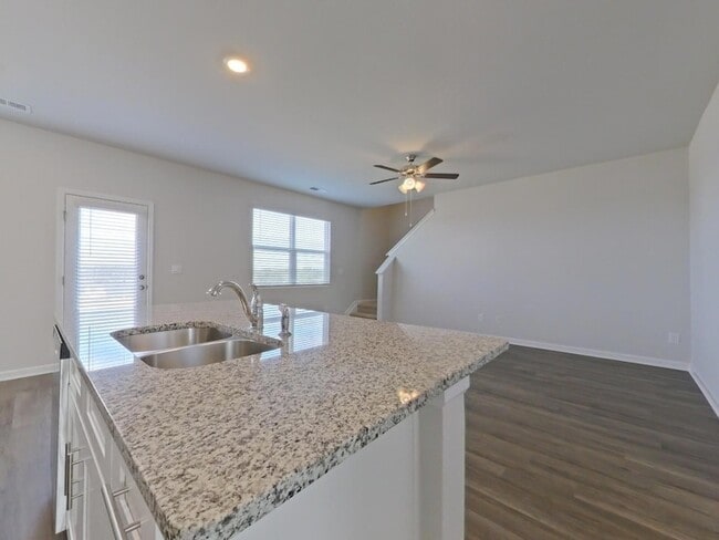 Photo - 937 Raghorn Rd