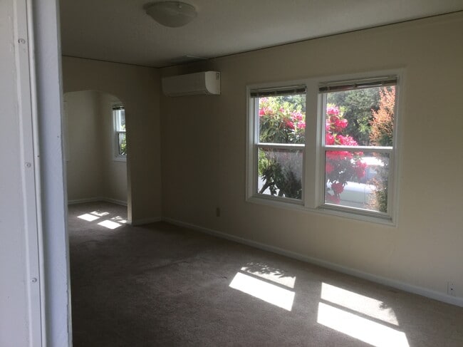 Photo - 212 S Center St