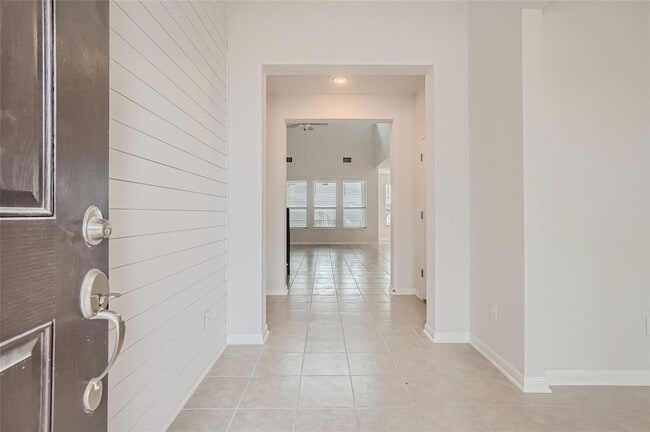 Building Photo - 1221 Trevi Fontana Dr.