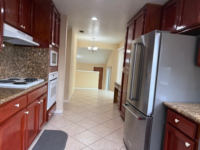 Photo - 1010 Westwood Ct