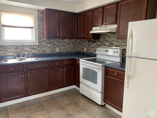 Building Photo - 59 Davis St Unit 2 South Rental
