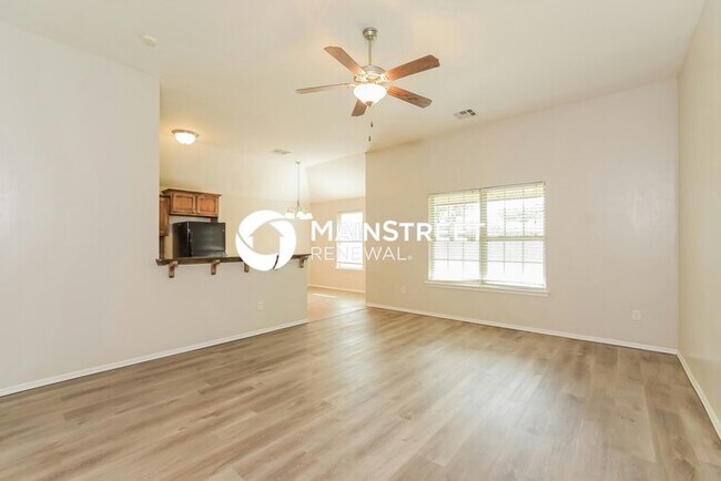 Photo - 3 Bedroom Pet-Friendly Home in NORMAN, OK with Main Street Renewal