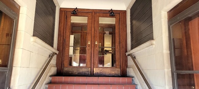319 W North St Unit Moreland