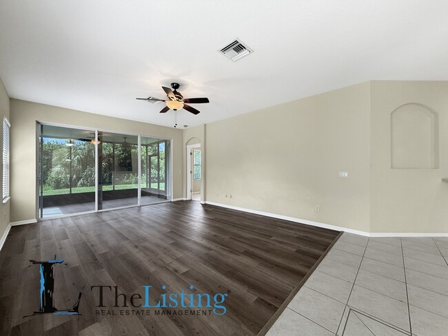 Photo - 7411 Surrey Wood Ln