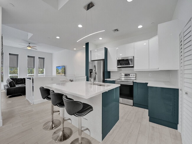 Photo - 703 SE 16th Ct