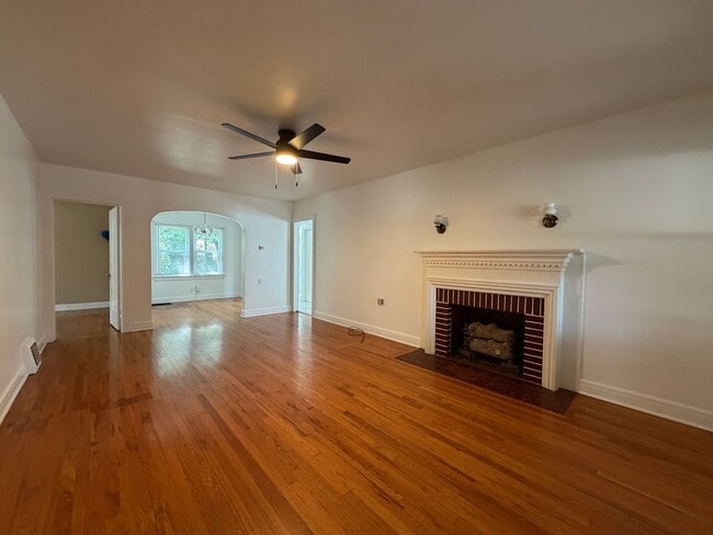 Photo - 1821 S Florence Ave